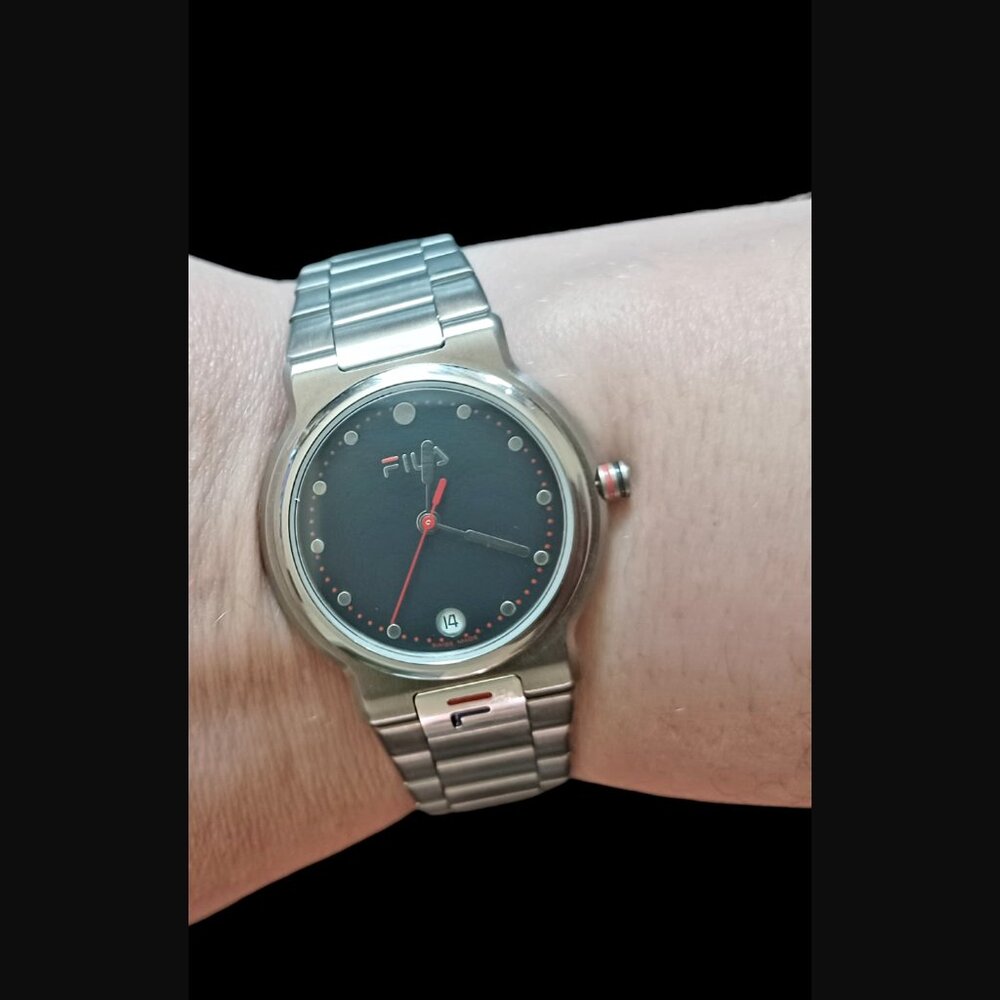 Vintage Fila Wiss Silver Tone Stainless Steel Water Resistant F200M Wristwatch - Picture 2 of 13